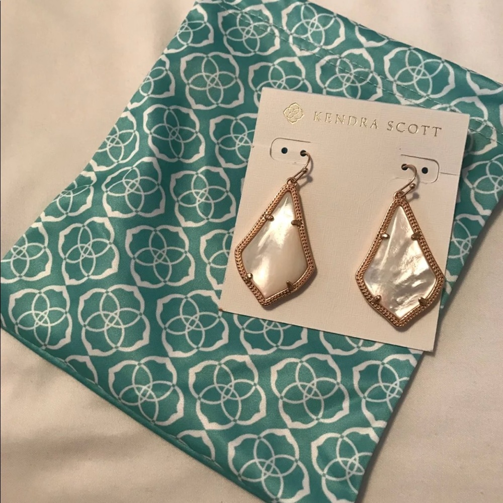 !!SOLD EUC Alex Rose Gold Ivory Mother of Pearl 🌹